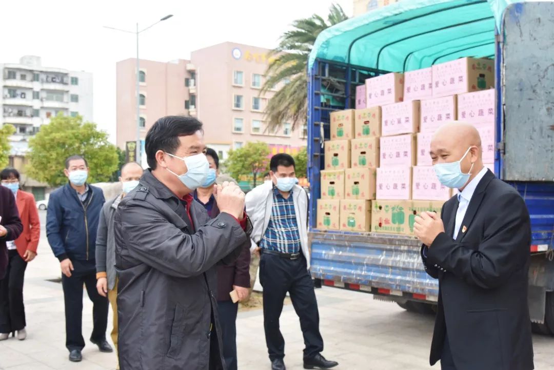同舟共济，抗击疫情——兰石镇庆丰蔬菜合作社向我院捐赠5000斤蔬菜